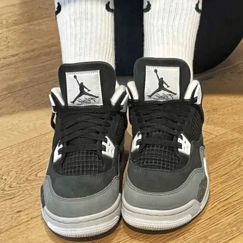 EM Sneakers Jordan 4 Retro Fear Pack review 