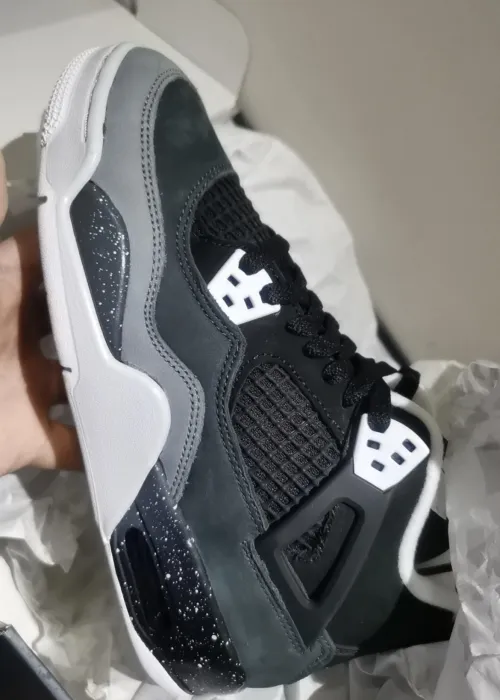 EM Sneakers Jordan 4 Retro Fear Pack review 
