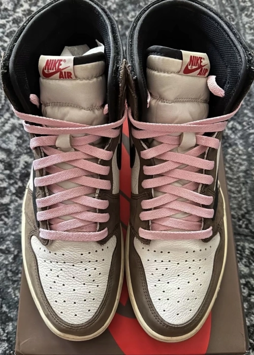 EM Sneakers Jordan 1 Retro High OG SP Travis Scott Mocha reviewed by