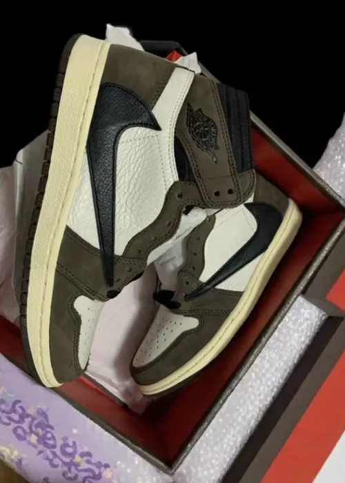 EM Sneakers Jordan 1 Retro High OG SP Travis Scott Mocha review 