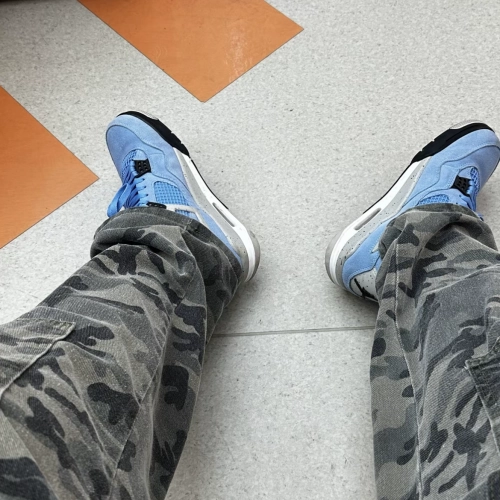 EM Sneakers Jordan 4 Retro University Blue reviewed by