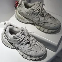 EM Sneakers Balenciaga Track LED White review 0