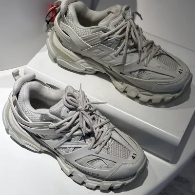 EM Sneakers Balenciaga Track LED White review Brayan Ornelas