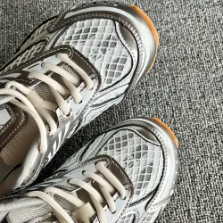 EM Sneakers Bottega Veneta Orbit Silver White review Dheaven Dunn 02