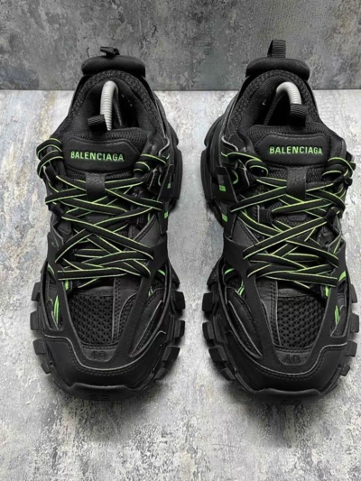 EM Sneakers Balenciaga Track Black Green(Without LED) review Jayden Johnson 00