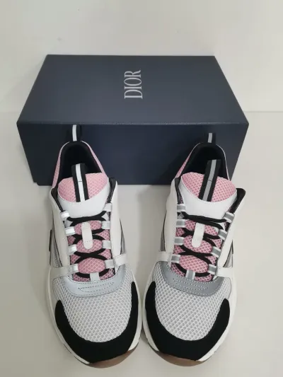 EM Sneakers Dior B22 Pale Pink White  review Jordan Webb 01