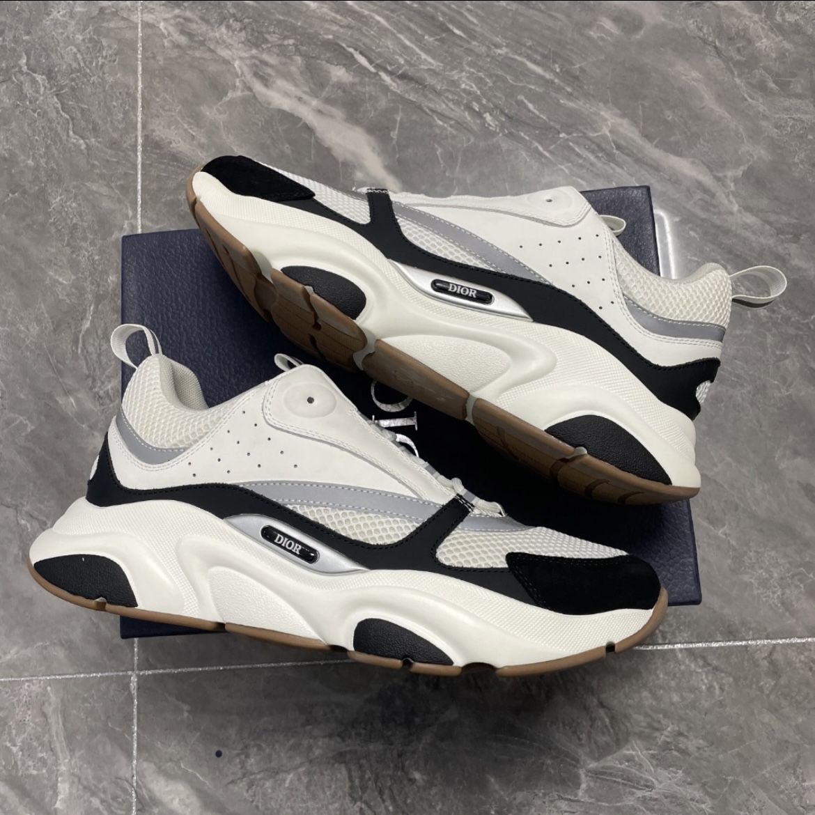 EM Sneakers Dior B22 White Black review 0
