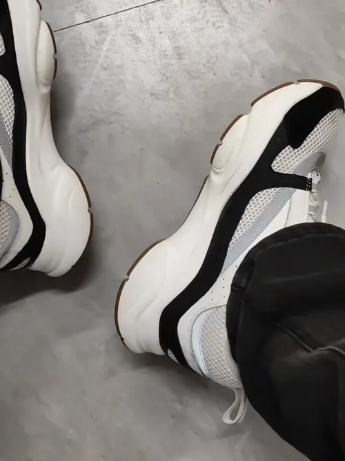 EM Sneakers Dior B22 White Black review 