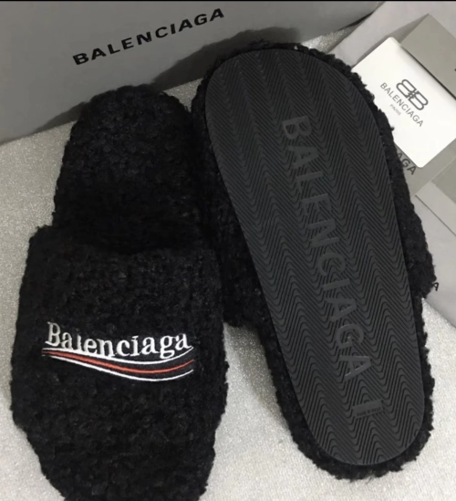 EM Sneakers Balenciaga Furry Slide Black reviewed by