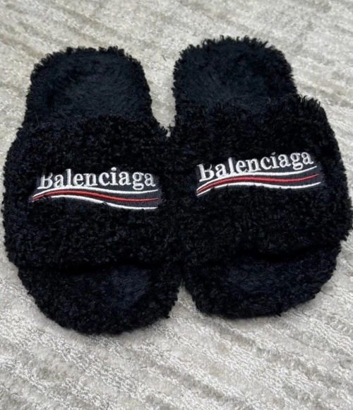 EM Sneakers Balenciaga Furry Slide Black reviewed by