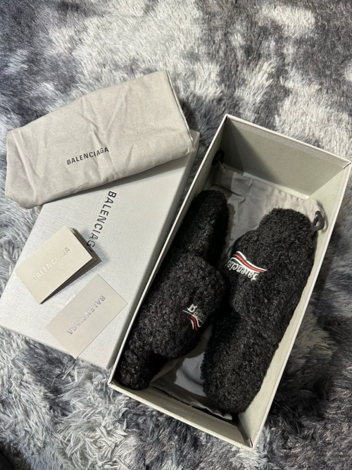 EM Sneakers Balenciaga Furry Slide Black review 
