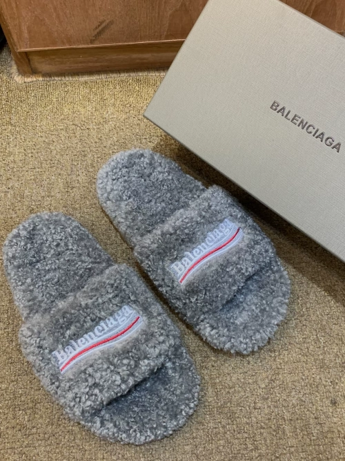 EM Sneakers Balenciaga Furry Slide Grey reviewed by