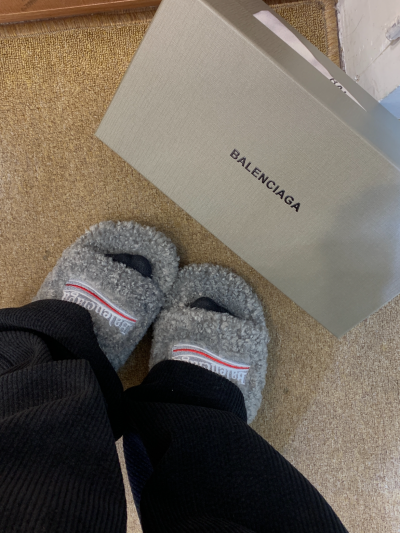 EM Sneakers Balenciaga Furry Slide Grey review Andy Vea 01