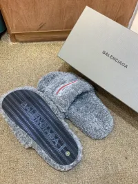 EM Sneakers Balenciaga Furry Slide Grey review 3