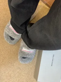 EM Sneakers Balenciaga Furry Slide Grey review 2