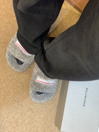 EM Sneakers Balenciaga Furry Slide Grey review Andy Vea 02