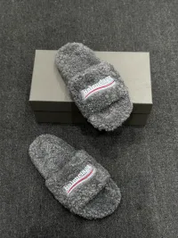EM Sneakers Balenciaga Furry Slide Grey review 3