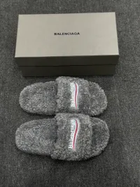 EM Sneakers Balenciaga Furry Slide Grey review 4