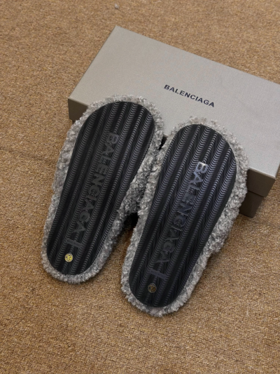 EM Sneakers Balenciaga Furry Slide Grey review Carmiyah Brown 02