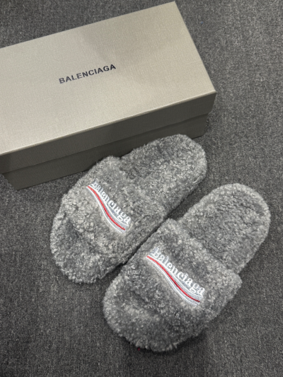 EM Sneakers Balenciaga Furry Slide Grey review Ayden Gillespie 04