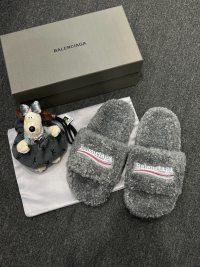 EM Sneakers Balenciaga Furry Slide Grey review 6