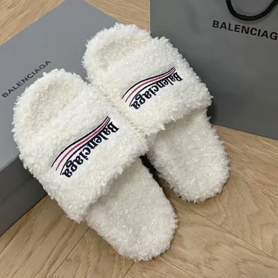 EM Sneakers Balenciaga Furry Slide White review Thomas Trotter 00