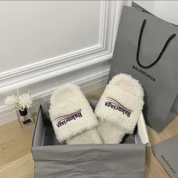 EM Sneakers Balenciaga Furry Slide White review Samyra Harris