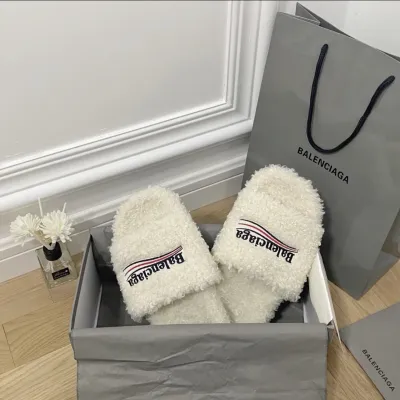 EM Sneakers Balenciaga Furry Slide White review Samyra Harris