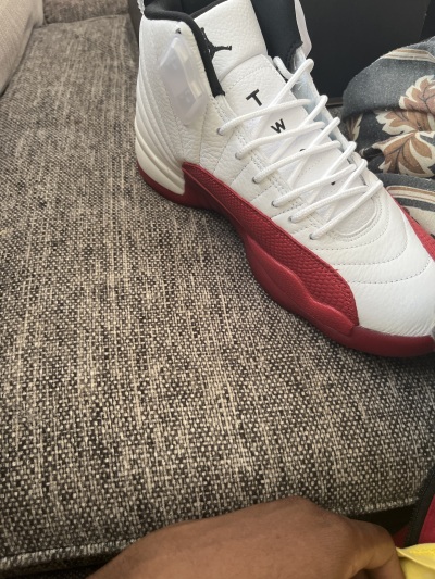 EM Sneakers Jordan 12 Retro Cherry (2023) review m 02