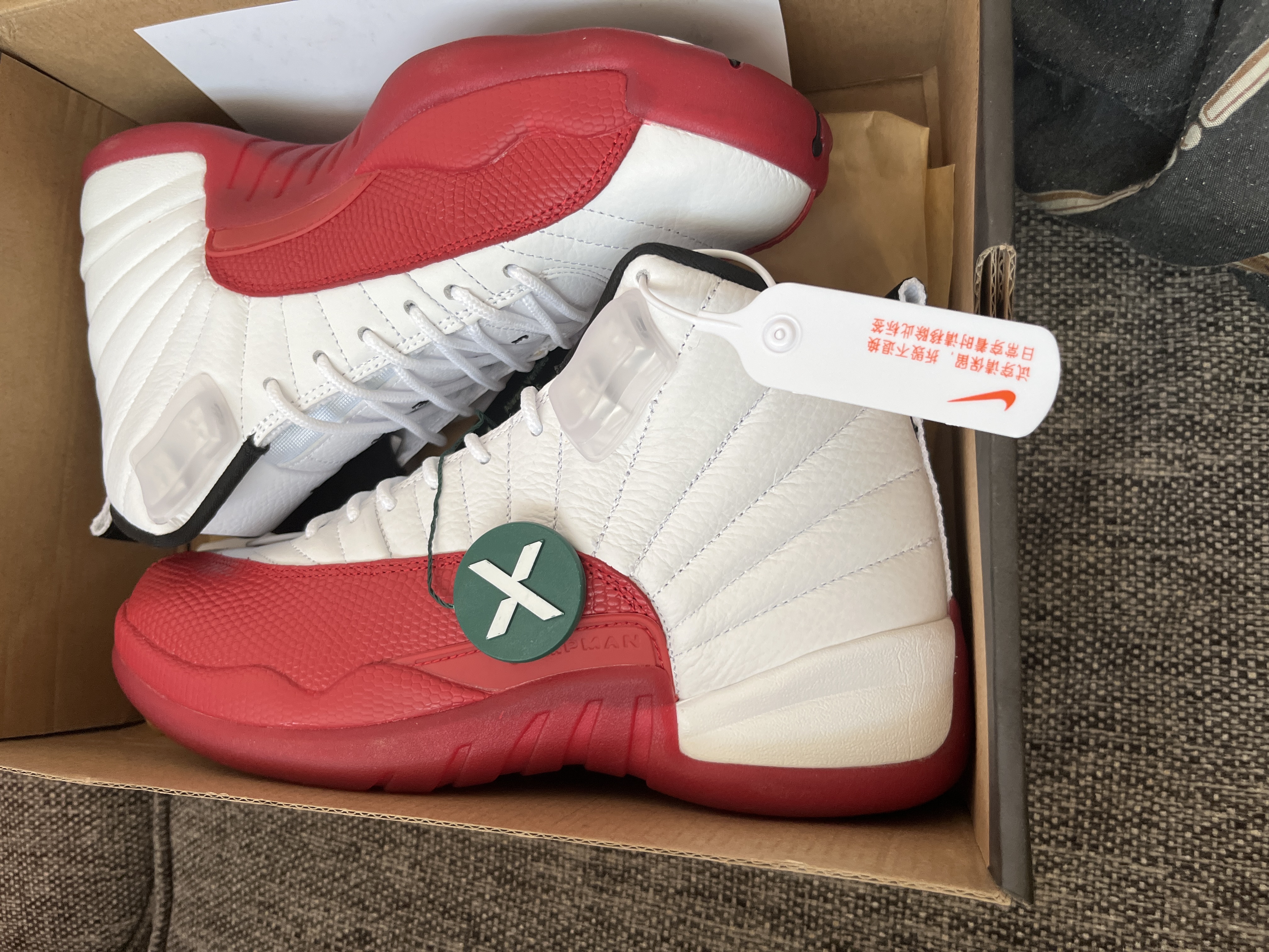 EM Sneakers Jordan 12 Retro Cherry (2023) review 4