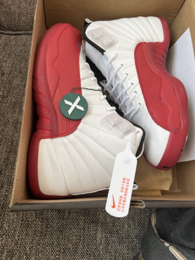 EM Sneakers Jordan 12 Retro Cherry (2023) review m 04