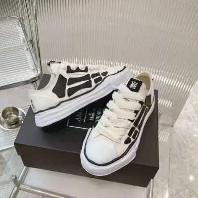 EM Sneakers Mihara Yasuhiro x AMIRI Skel-Top Low Off White review Zhoey Hardy 01