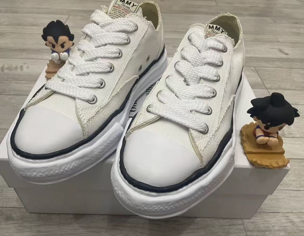 EM Sneakers Mihara Yasuhiro White and Black Lines NO.723 review 0