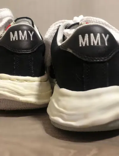 EM Sneakers Mihara Yasuhiro White and Black Gray Low NO.769 review Edward Bailey 01