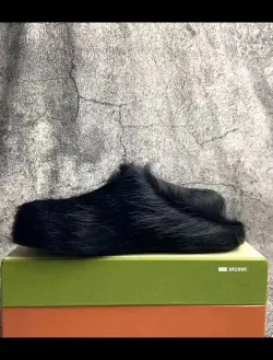 EM Sneakers Marni Fussbett Black review Johannes Schuster