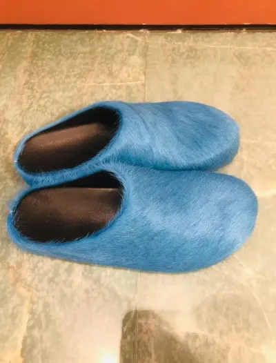 EM Sneakers Marni Fussbett Blue review Sheryl Marinelli