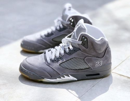 EM Sneakers Air Jordan 5 Retro Wolf Grey review 
