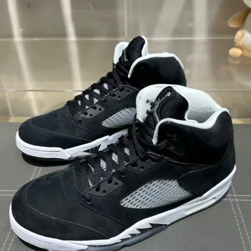 EM Sneakers Jordan 5 Retro Moonlight review 