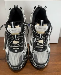 EM Sneakers OFF-WHITE Be Right Back Out Of Blue Silver White review Florian Castro
