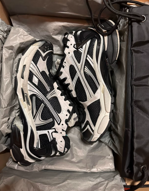 EM Sneakers Balenciaga Runner Sneaker White Black review 