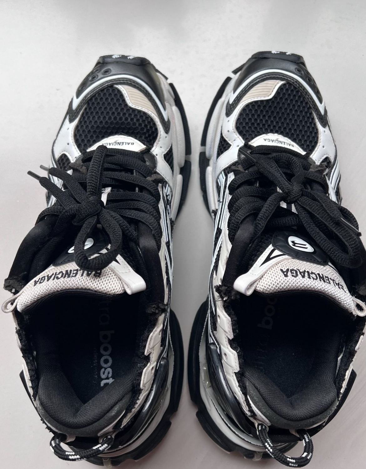 EM Sneakers Balenciaga Runner Sneaker White Black review 0