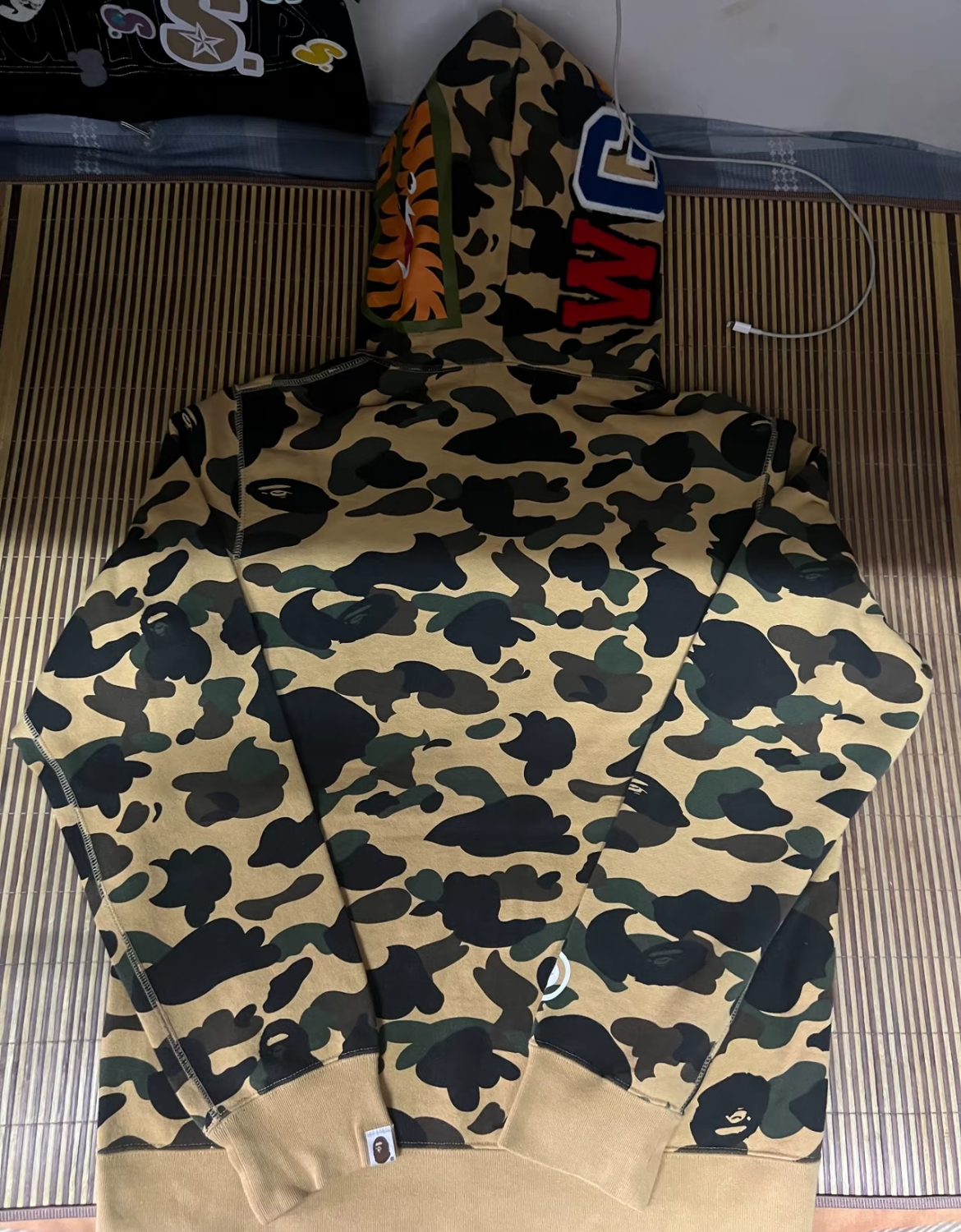 EM Sneakers BAPE 1st Camo Shark Full Zip Hoodie Yellow review 0