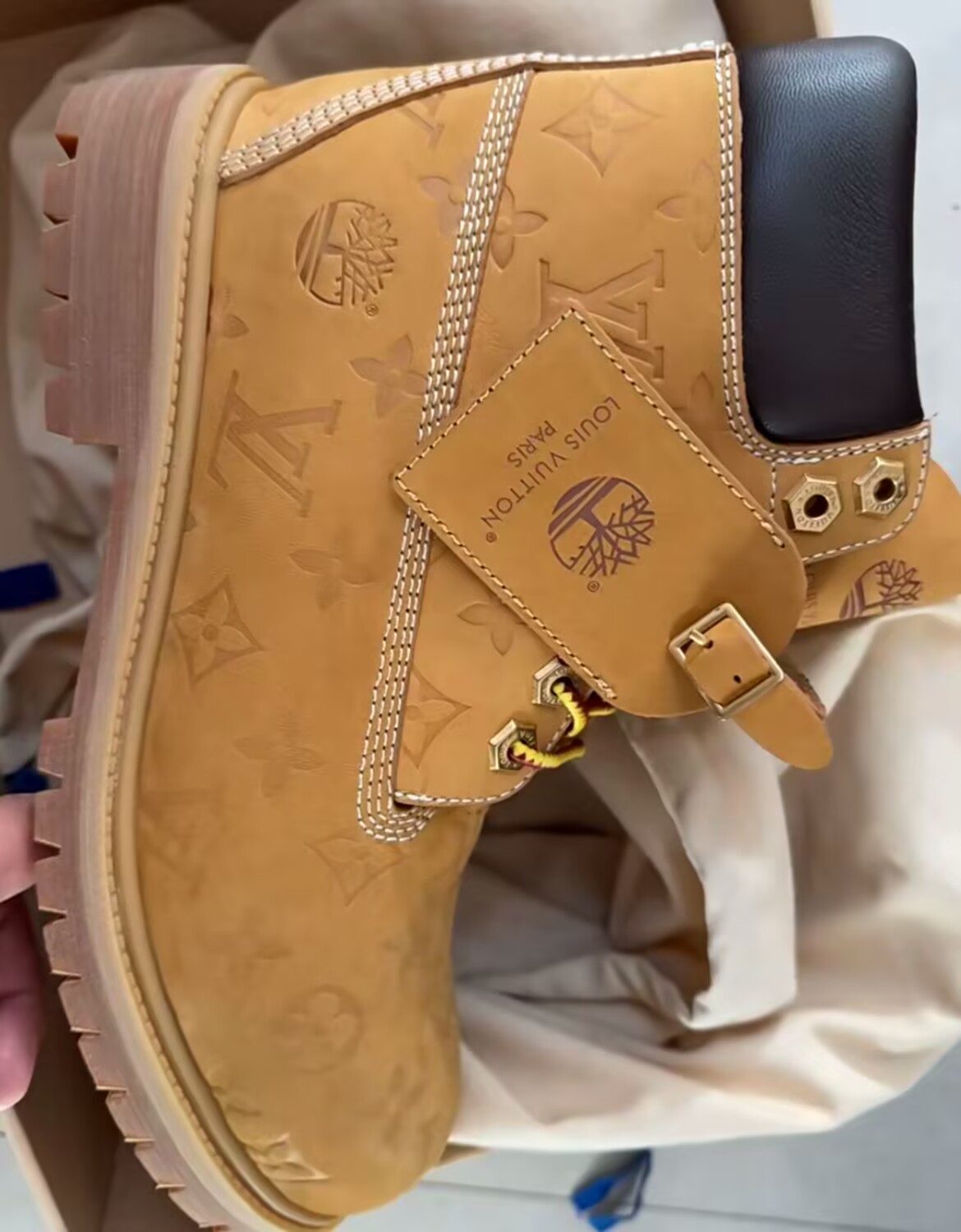 EM Sneakers Louis Vuitton ×Timberland 6