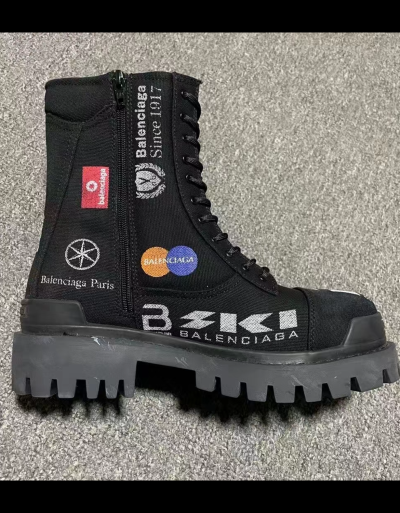 EM Sneakers Balenciaga Strike Boot Combat Co Branded Graffiti review Yaxiel Castro