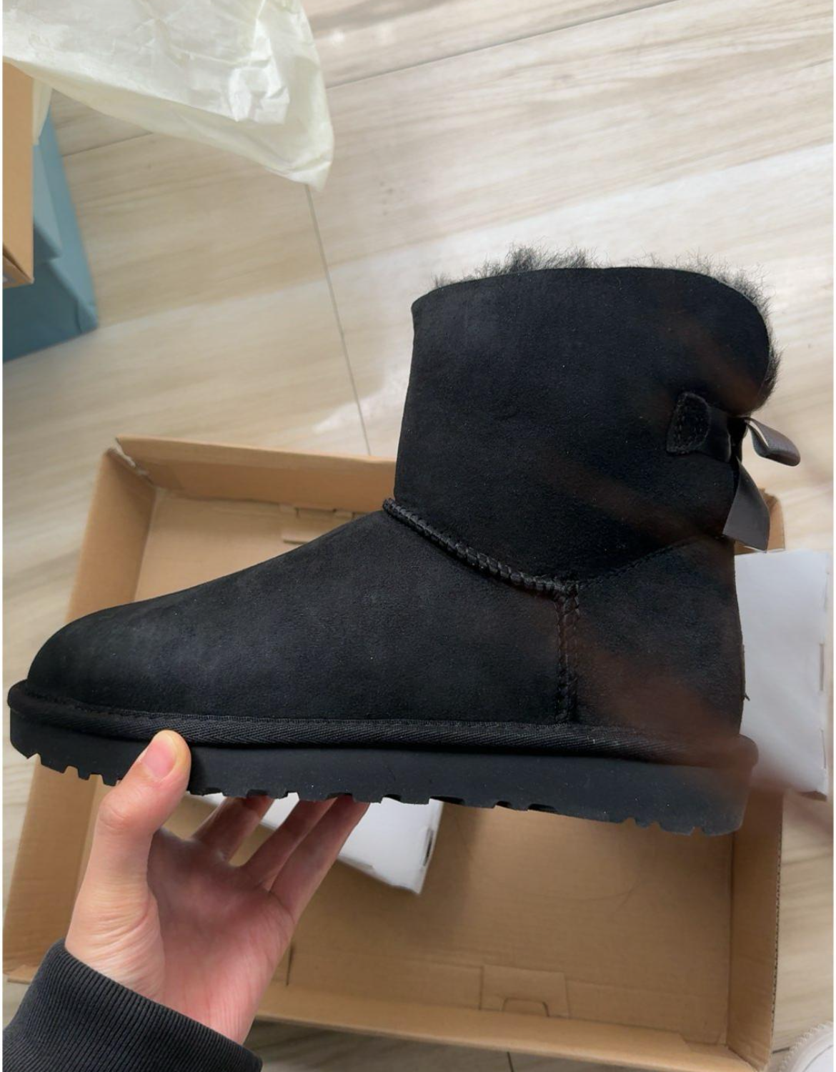 EM Sneakers UGG Mini Bailey Suede Bow Boot Black review 0