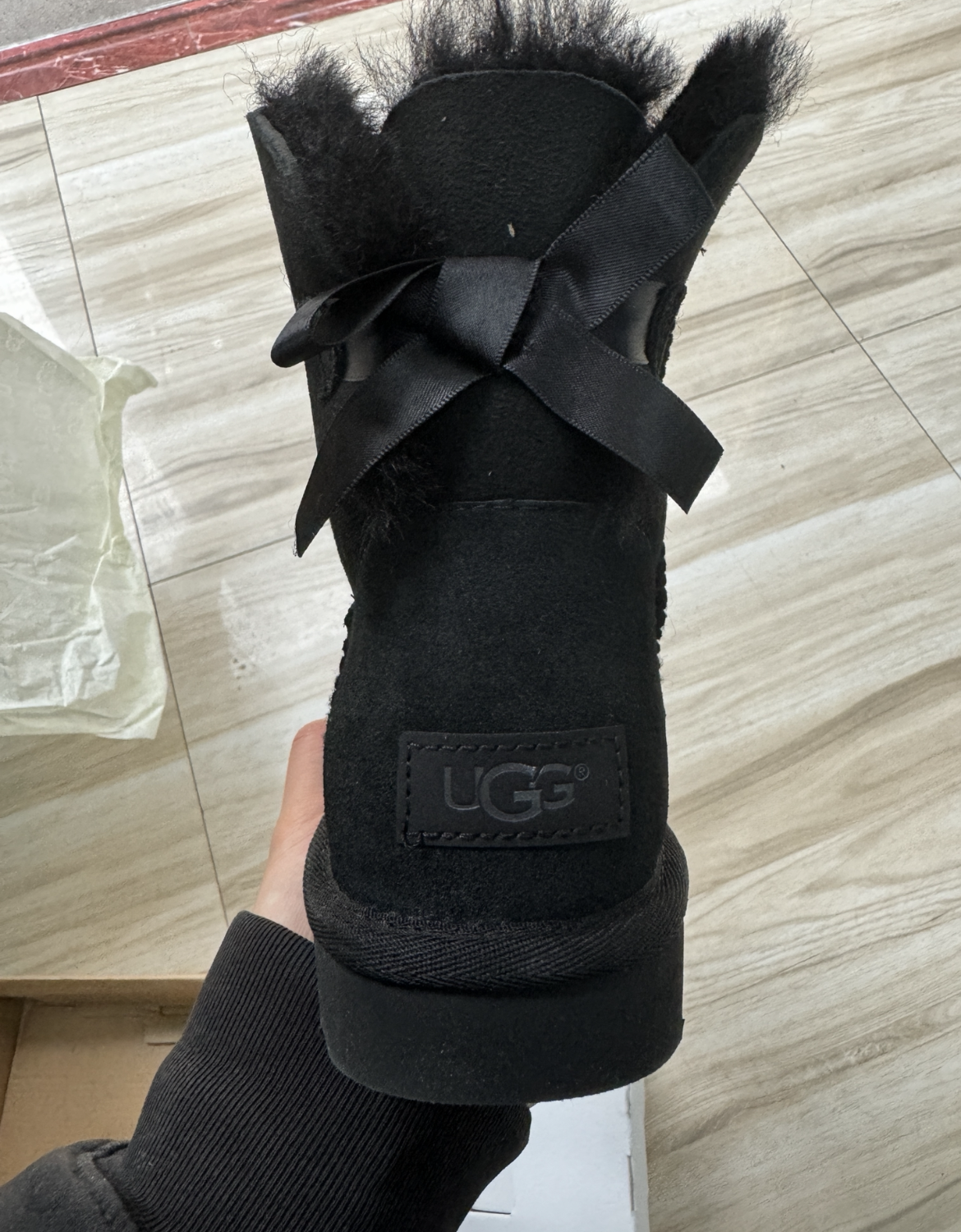EM Sneakers UGG Mini Bailey Suede Bow Boot Black review 1