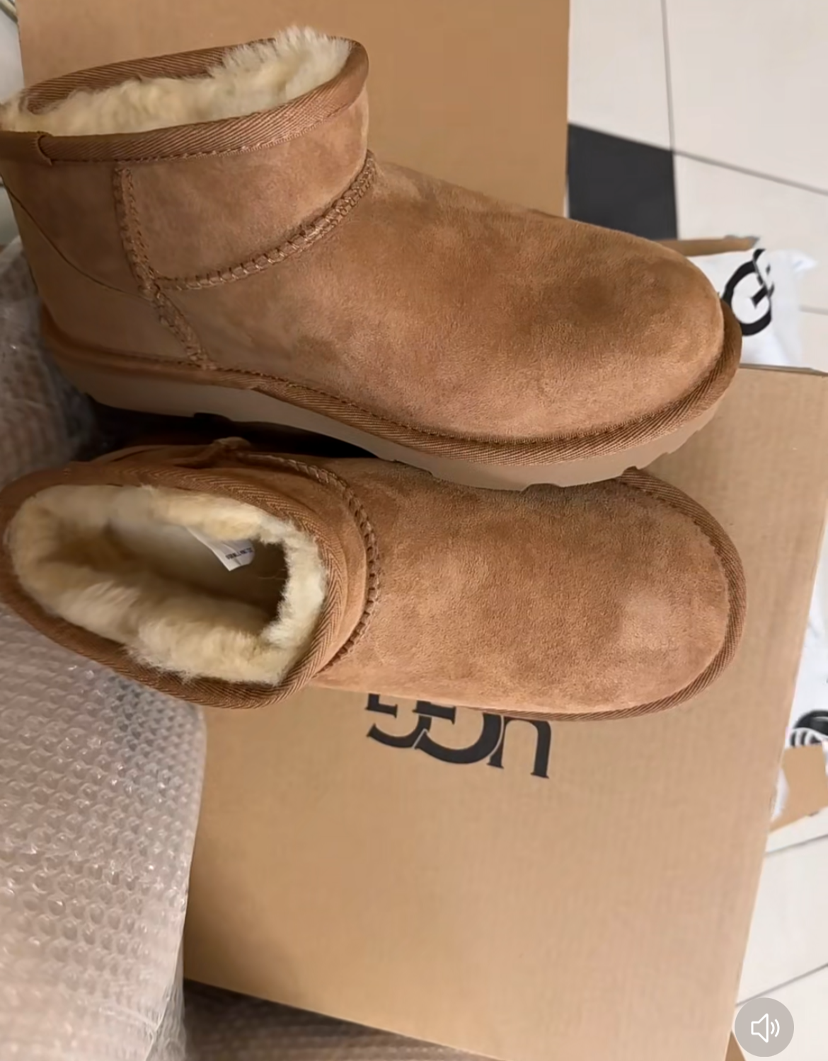 EM Sneakers UGG Classic Ultra Mini Low-Top Boot Brown review 0