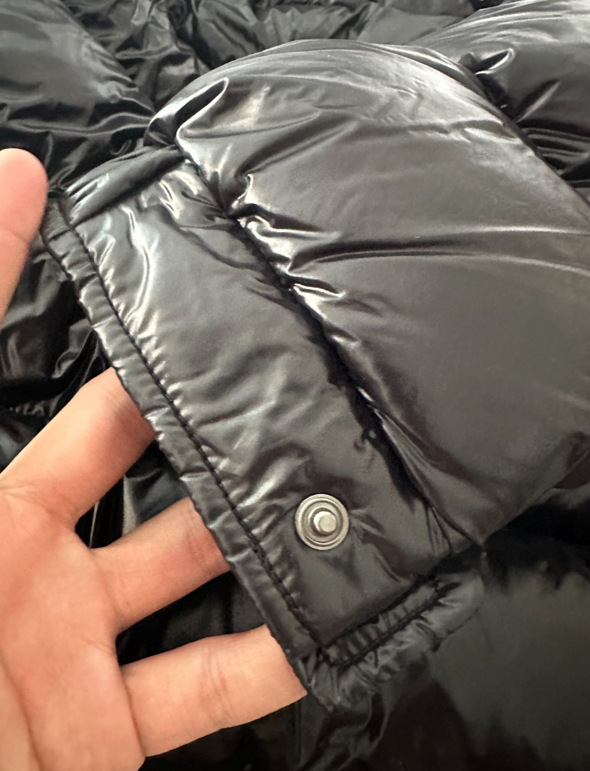 EM Sneakers Moncler Maya Classic Down Jacket Black review 4