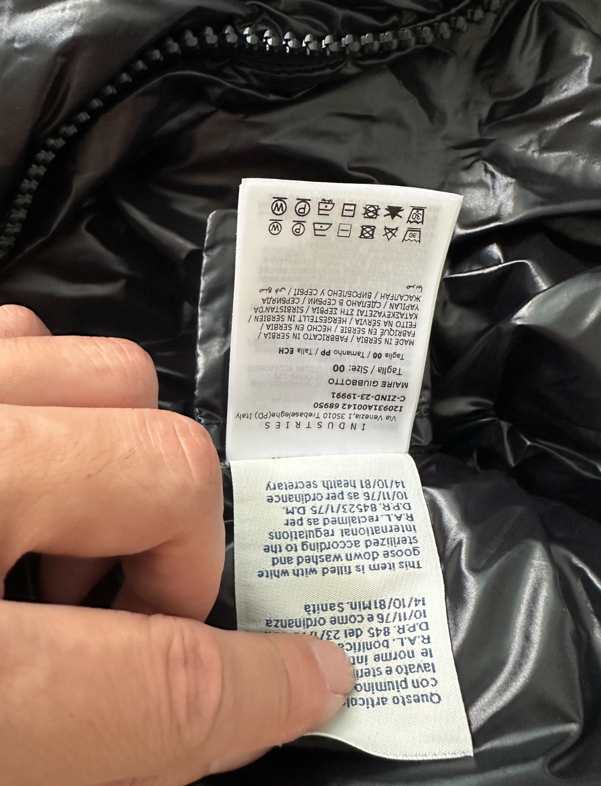 EM Sneakers Moncler Maya Classic Down Jacket Black review 7