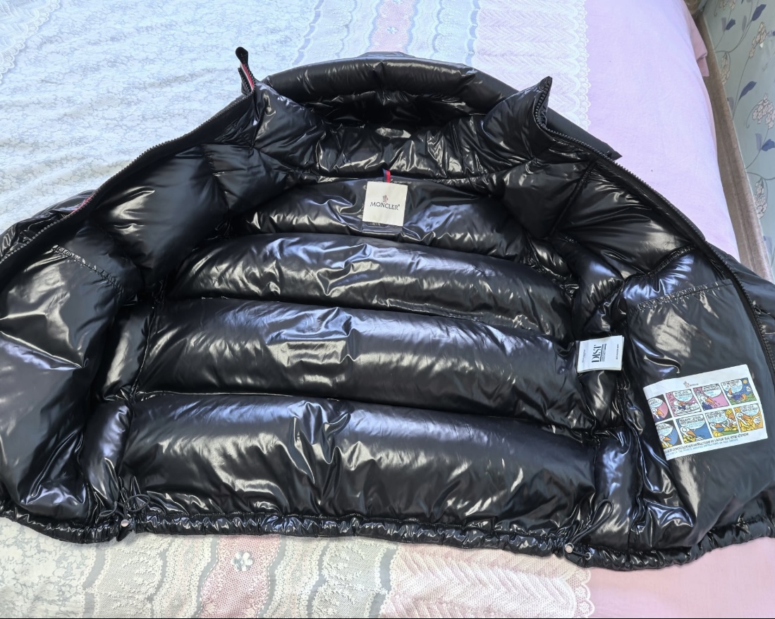 EM Sneakers Moncler Tricolor Web Down Jacket Black review 1